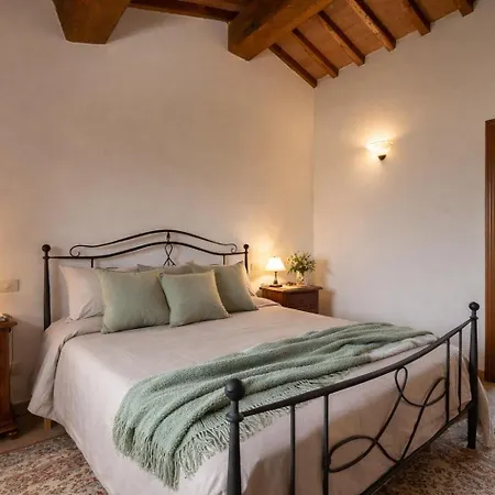 Pugnano Alto -appartamento Castagna Feriegård