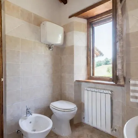 Pugnano Alto -appartamento Castagna Feriegård